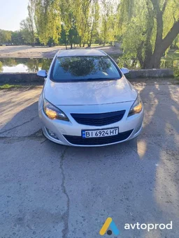 Фото 4 - Opel Astra 2010