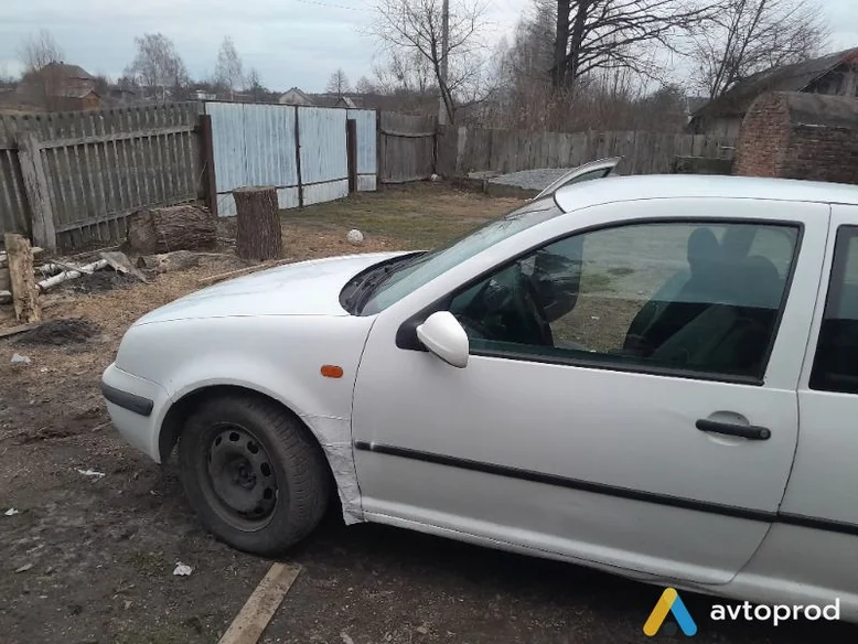 Фото 1 - Volkswagen Golf 1998