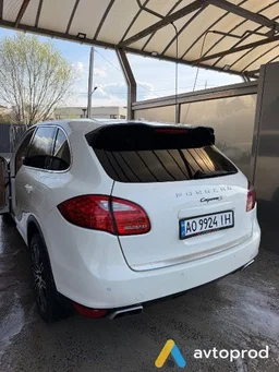 Photo 2 - Porsche Cayenne 2012