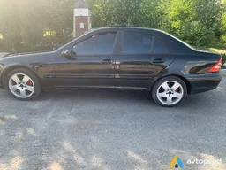 Photo 2 - Mercedes-Benz C-class 2002