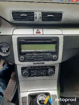 Фото 2 - Volkswagen Passat 2010