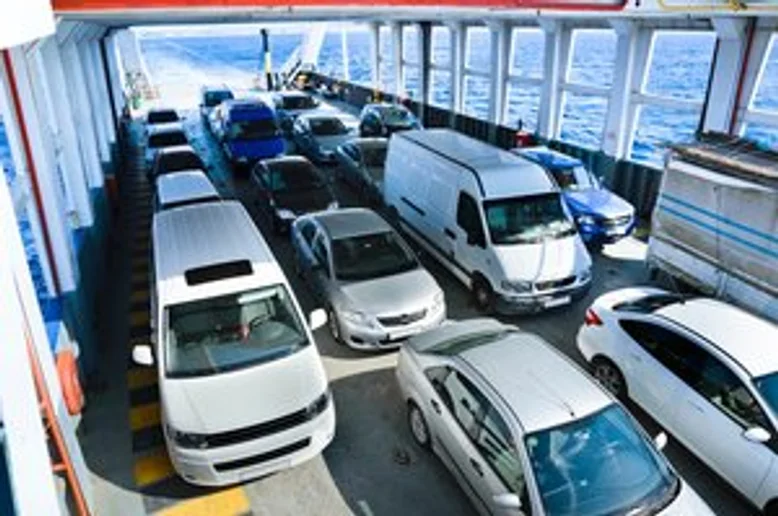 9 500 подержанных авто из США за квартал: что везут украинцы из-за океана в 2026-м