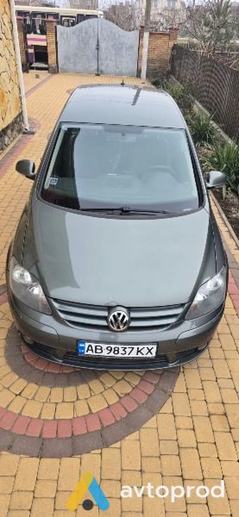 Фото 2 - Volkswagen Golf 2005