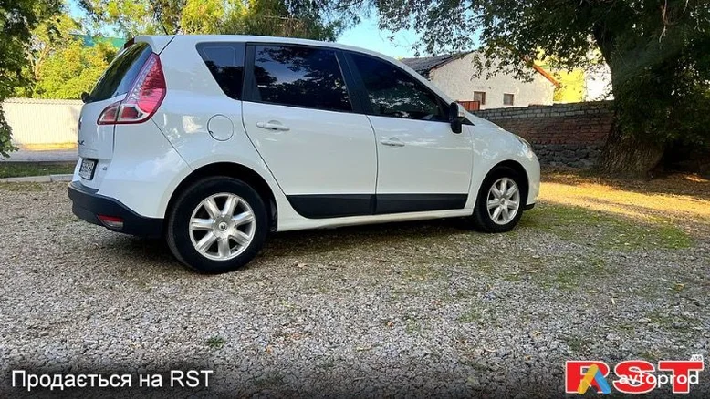 Фото 3 - Renault Scenic 2010