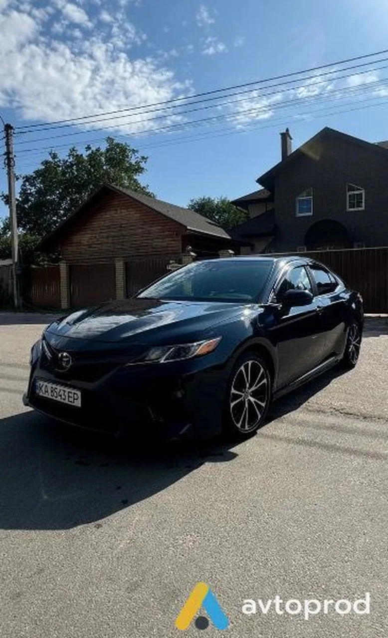 Фото 2 - Toyota Camry 2018