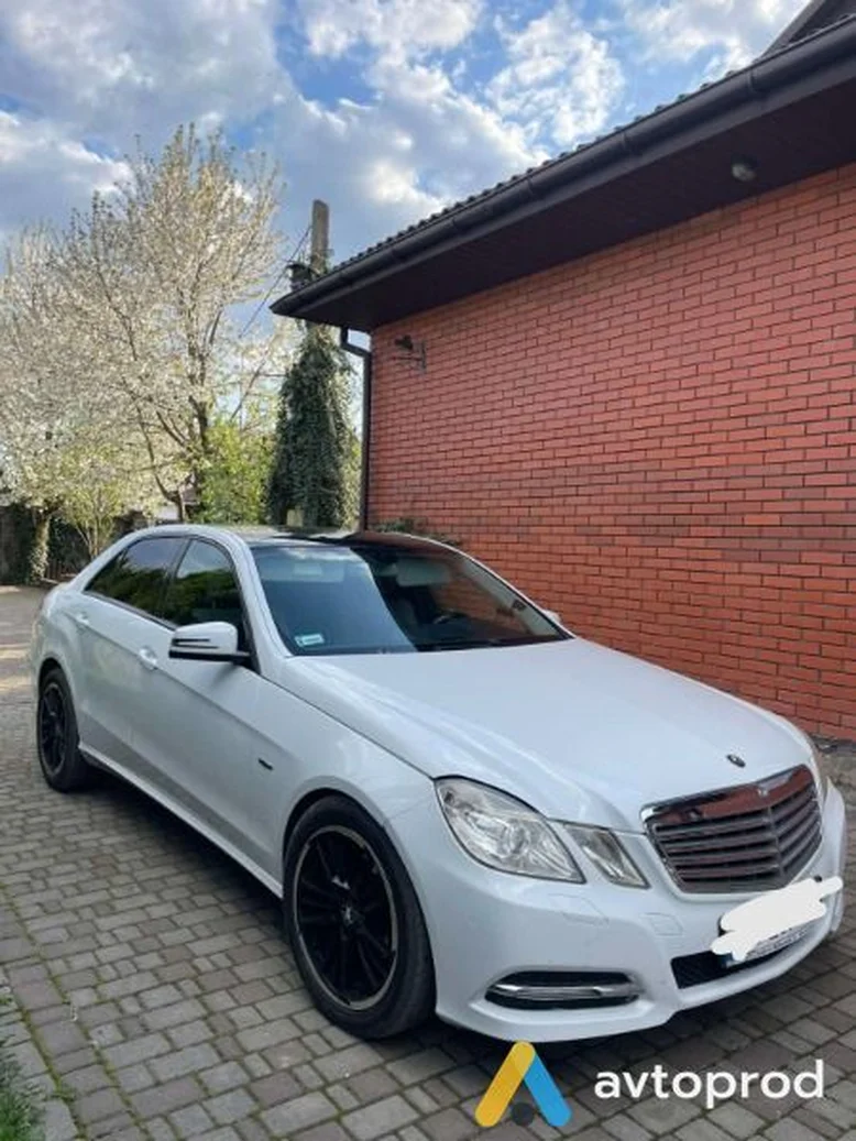 Фото 1 - Mercedes-Benz E-class 2011