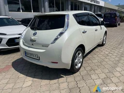 Photo 2 - Nissan Leaf 2012