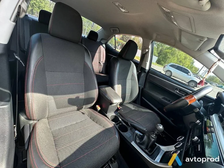 Фото 3 - Toyota Corolla 2014
