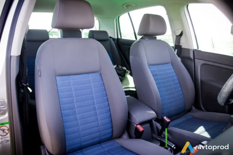 Фото 3 - Volkswagen Golf E 2007