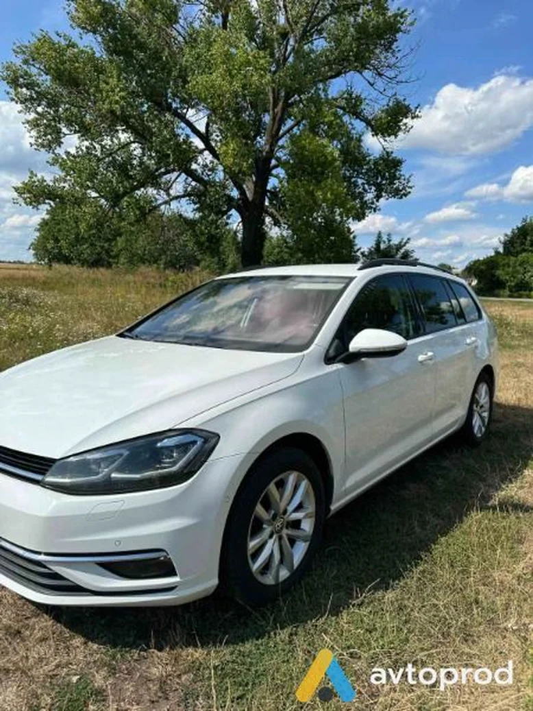 Фото 1 - Volkswagen Golf 2018
