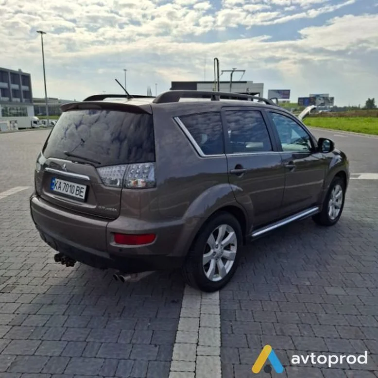 Фото 2 - Mitsubishi Outlander 2011