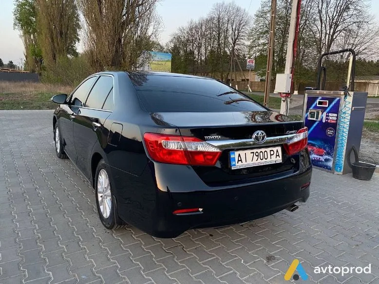 Фото 3 - Toyota Camry 2012