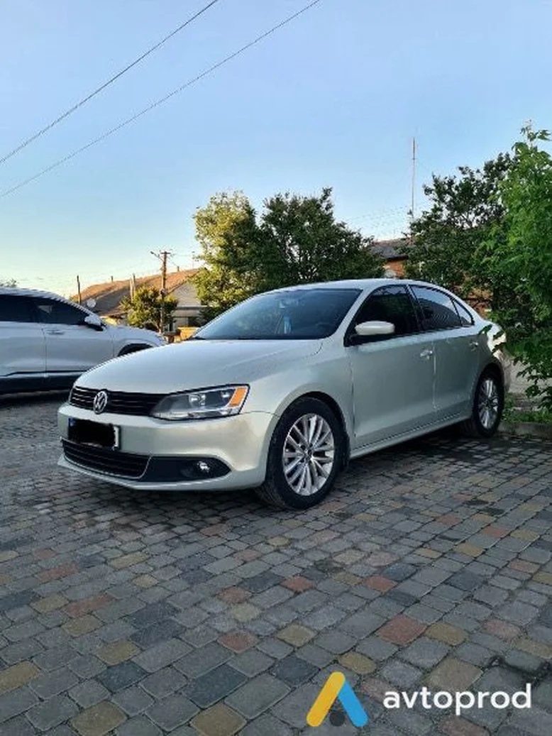 Фото 2 - Volkswagen Jetta 2011
