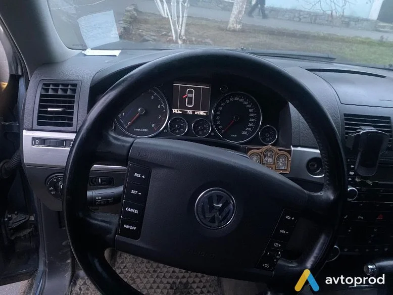 Фото 4 - Volkswagen Touareg 2003