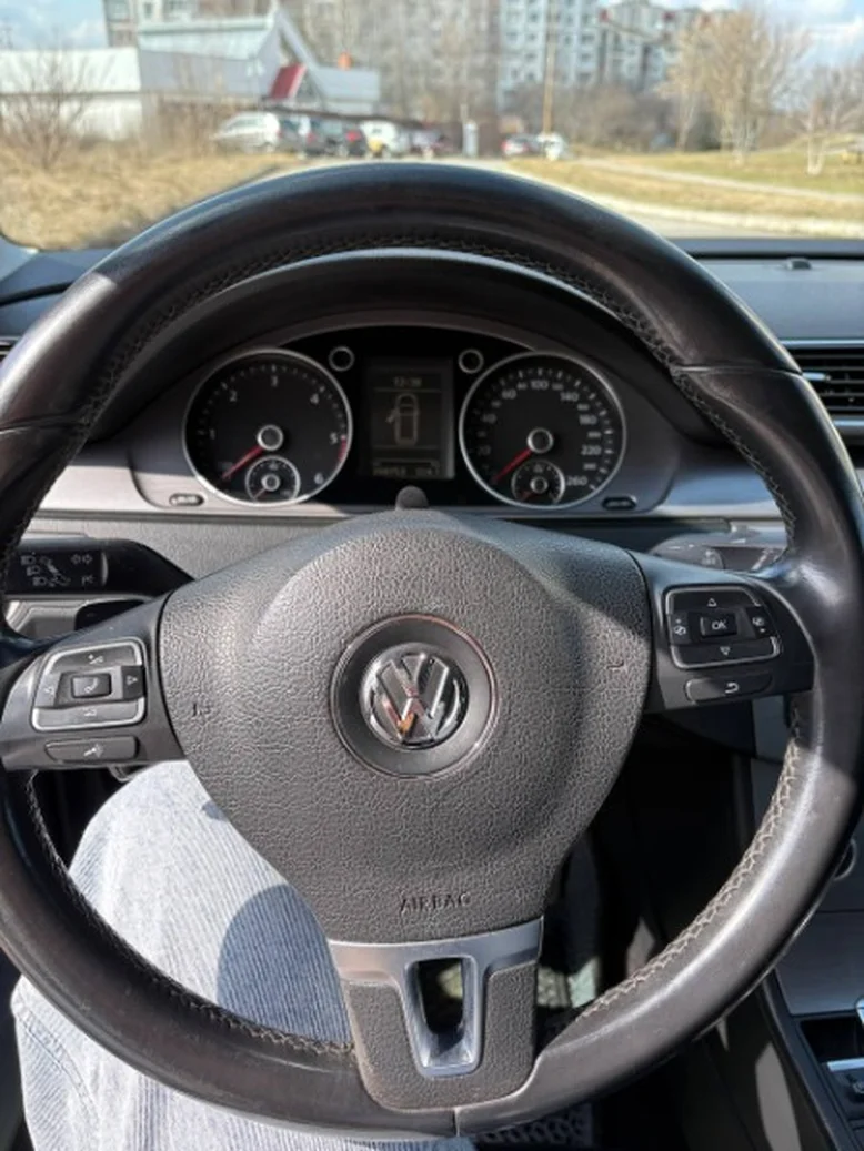 Фото 3 - Volkswagen Passat 2012