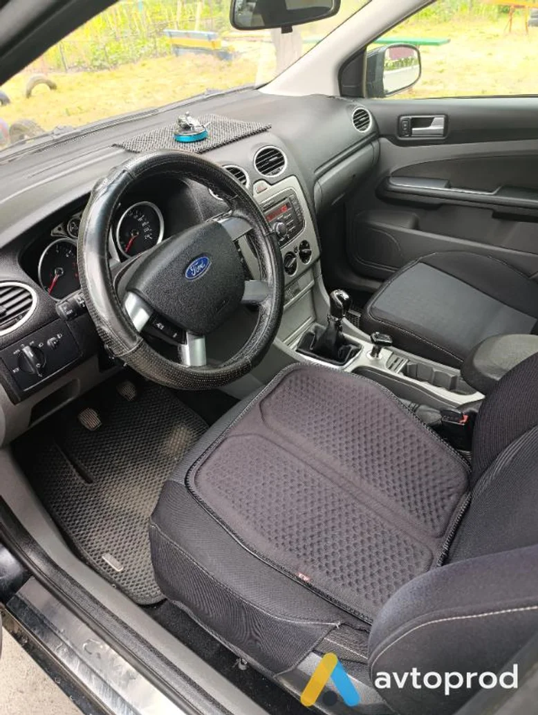 Фото 2 - Ford Focus 2010