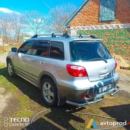 Photo 2 - Mitsubishi Outlander 2005