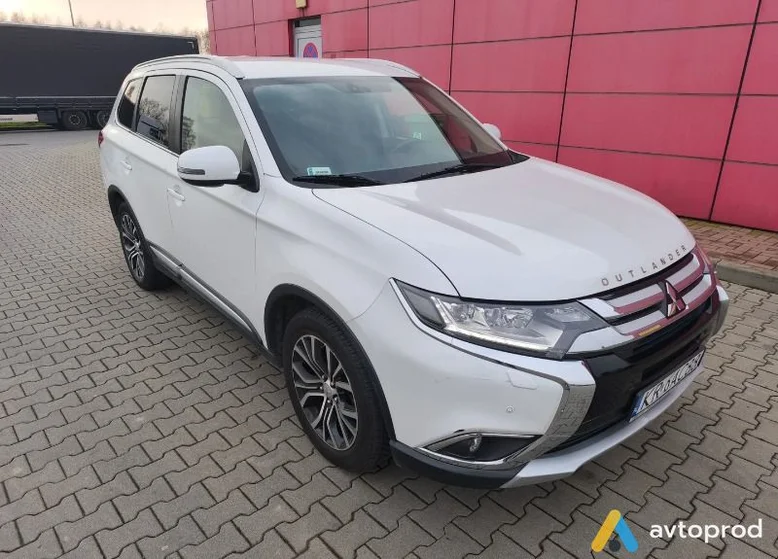 Фото 2 - Mitsubishi Outlander 2016