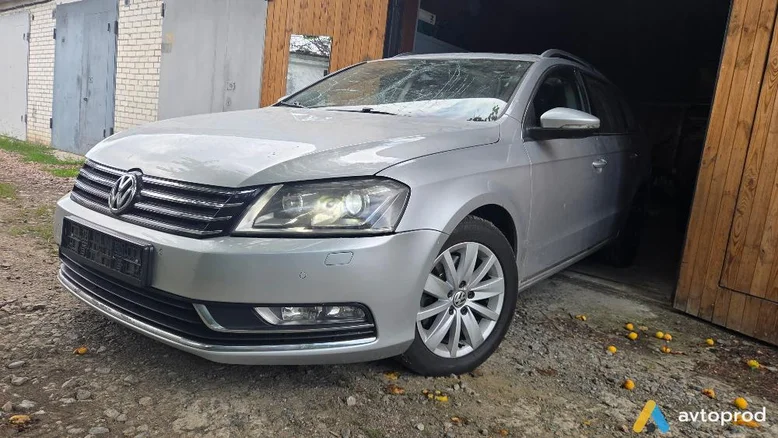 Фото 4 - Volkswagen Passat 2014