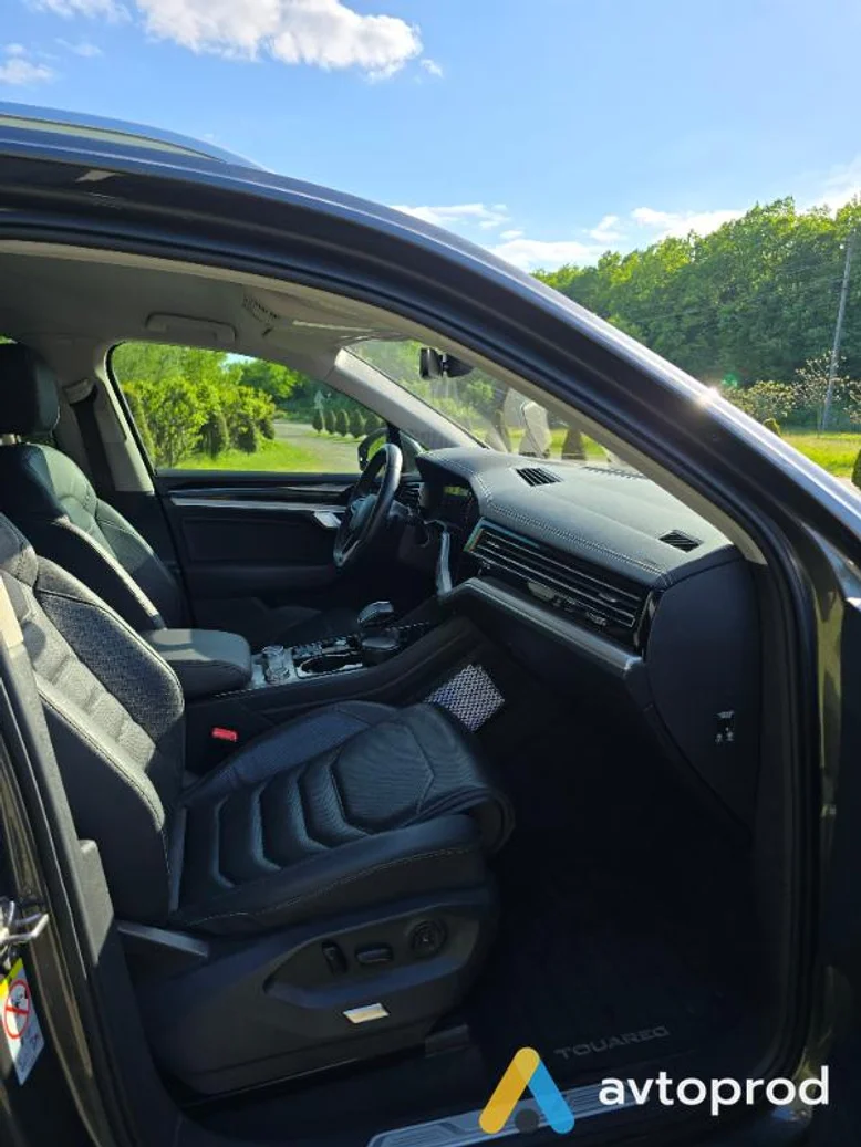 Фото 4 - Volkswagen Touareg 2020